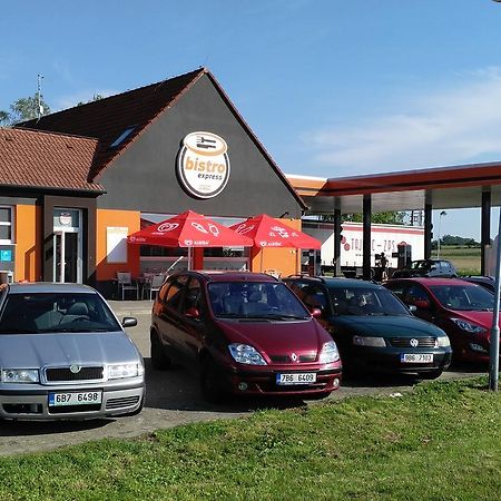 Bed and Breakfast Bed & Parking Eurobit Hrusky  Экстерьер фото